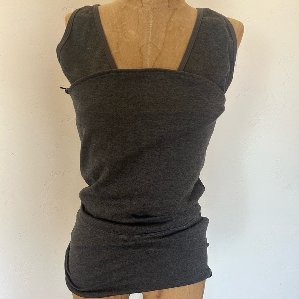 Lalabu Soothe Shirt Sleeveless Size Large Gray Baby Wearing Shirt